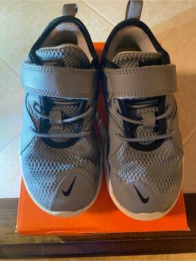 Nike Flex Contact 3 (PSV) Kids Grey/Gray Athletic Sneakers, Size 12C (Toddler)